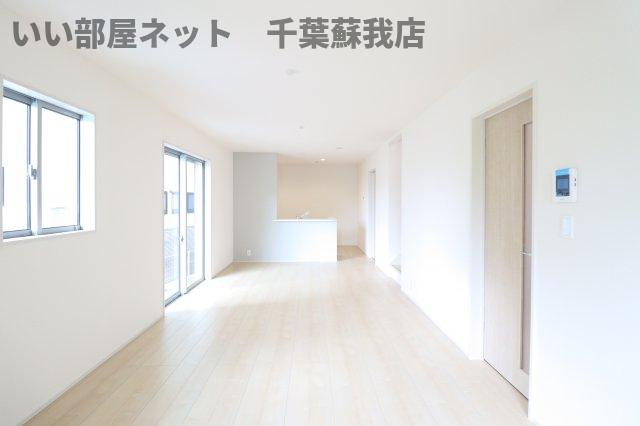 マイホームネクスト中央区寒川町Ⅱの居間・リビング