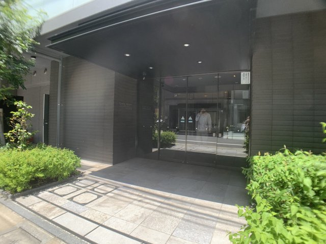 レクシード両国駅前のエントランス