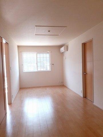 リゲル　　 刈谷市近郊の賃貸はクラスホーム刈谷店の居間・リビング|こちらのリビングで趣味の時間をお楽しみください
