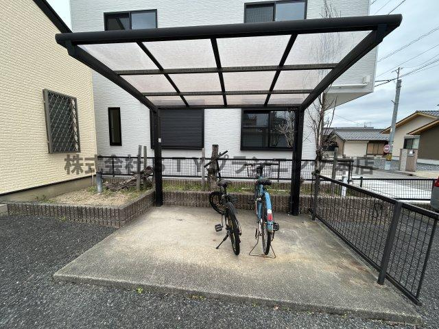 仲介手数料0円！	エミーナの駐車場