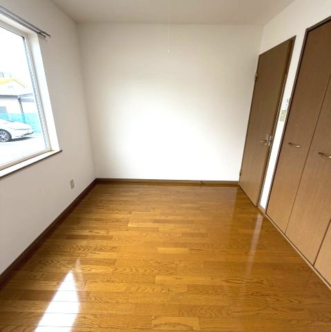 フロムリーフの洋室|きれいな洋室です