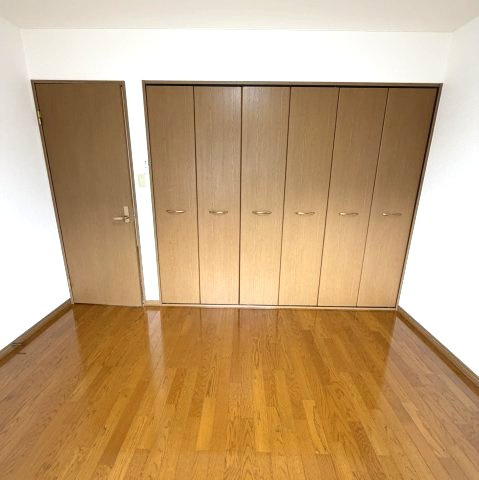 フロムリーフの洋室|個人の部屋や寝室として使える洋室です