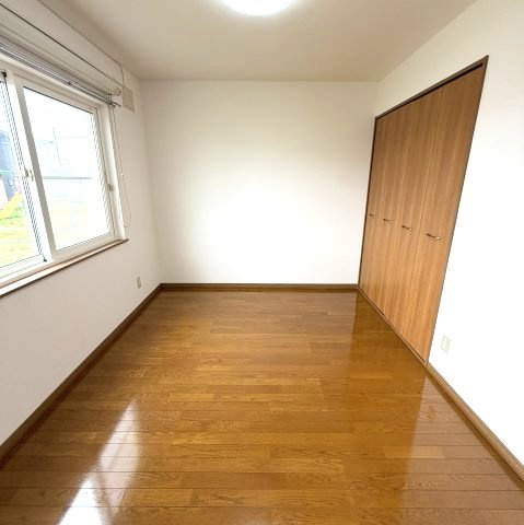 フロムリーフの洋室|個人の部屋や寝室として使える洋室です