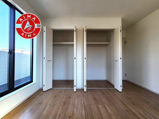 S・大野城市上大利4丁目第3-1棟（1号棟）の収納|洋服や大きな荷物が多い方や人数の多いご家族などは、一般的なクローゼットよりもウォークインクローゼットのほうが使い勝手が良いです。