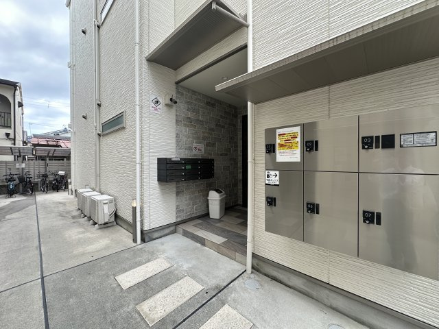クリエオーレ照ヶ丘Ⅱのエントランス