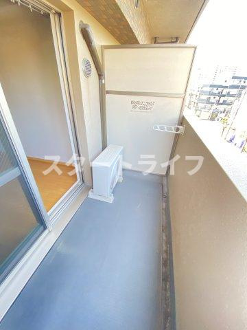 大阪市淀川区東三国４丁目の賃貸マンションのバルコニー