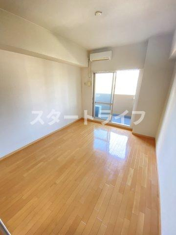 大阪市淀川区東三国４丁目の賃貸マンションの居間・リビング