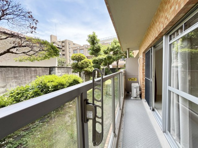 【バルコニー】 | ライオンズマンション魚崎 | 階下に住居がないため、音を気にせず生活できます