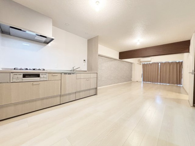 【居間・リビング】 | ライオンズマンション魚崎 | 2021年10月フルリノベーション歴のある綺麗な住まい。LDK20帖のゆとりのある2LDK