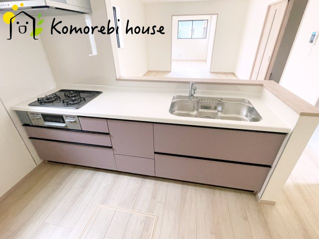 蓮田市黒浜2343番　新築一戸建て　ハートフルタウン　Dのキッチン|お料理しやすいキッチンです