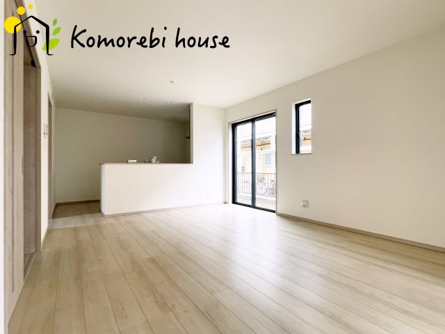 蓮田市黒浜2343番　新築一戸建て　ハートフルタウン　Dの居間・リビング|ゆったり過ごせるリビングです
