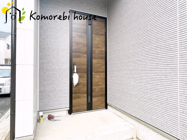 蓮田市黒浜2343番　新築一戸建て　ハートフルタウン　Dの玄関|玄関です