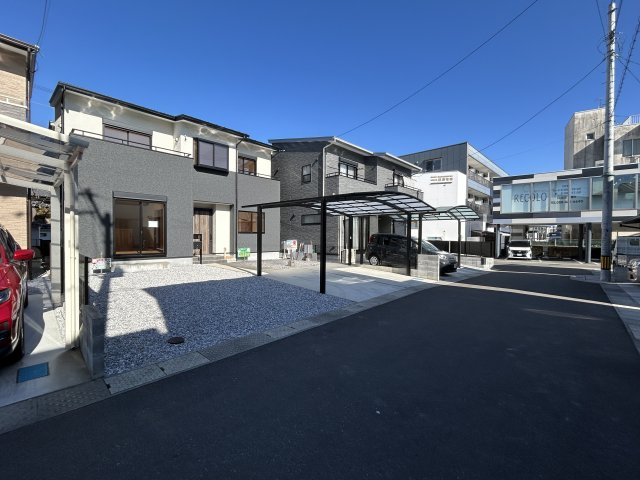 「駐車４台可」高知市鴨部3丁目B号地未使用の前面道路含む現地写真|土佐道路から少し入った造成地。前面道路は行き止まりなので交通量が少なく安心♪