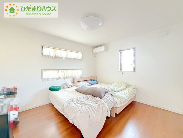 日立市東滑川町２丁目　中古戸建の寝室|広めの主寝室は、ベッドの他にもパソコンデスクやドレッサーなども置けちゃいます(*^-^*)