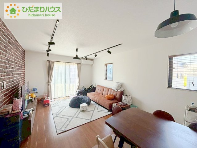 日立市東滑川町２丁目　中古戸建の居間・リビング|お子様が元気に遊べる広々としたリビングです。