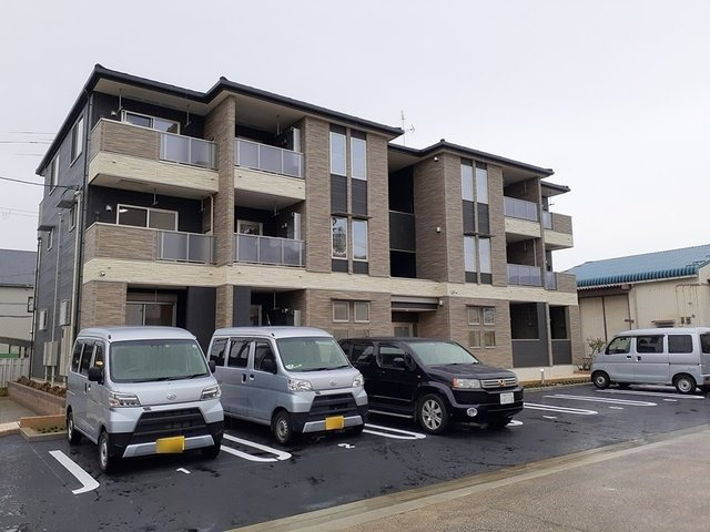 グランドールの駐車場
