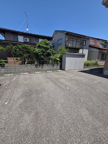 メルシーの駐車場