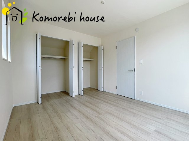 蓮田市黒浜2343番　新築一戸建て　ハートフルタウン　Eの寝室|26.8.10　撮影済み