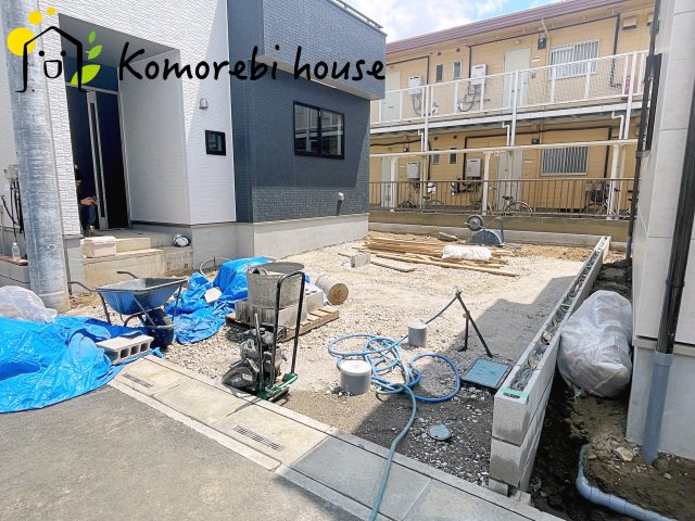 蓮田市黒浜2343番　新築一戸建て　ハートフルタウン　Eの駐車場|26.8.10　撮影済み