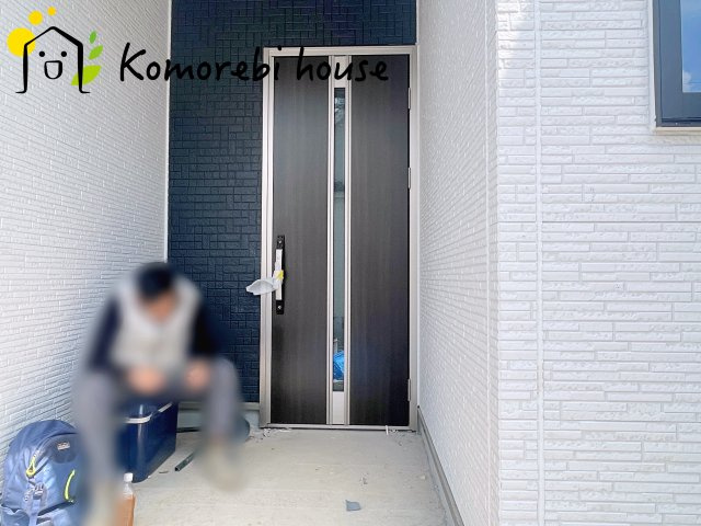 蓮田市黒浜2343番　新築一戸建て　ハートフルタウン　Eの玄関|26.8.10　撮影済み