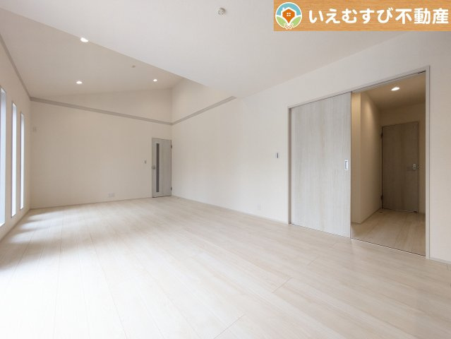 Livele Garden.S　熊谷肥塚第3の居間・リビング|ご家族みんながゆったりくつろげるリビング
ゆとりの空間でくつろいだり遊んだり、家族の時間が楽しみですね♪