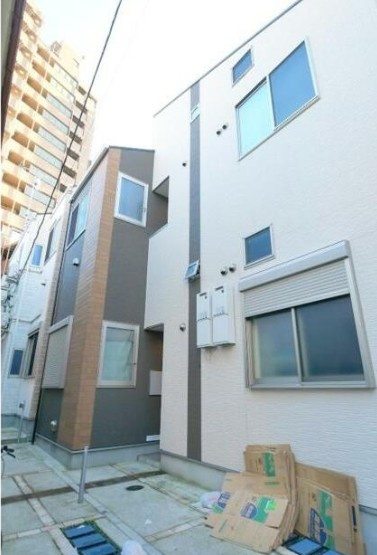 ハーモニーテラス千住仲町のエントランス