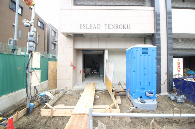 エスリードTENROKUのエントランス
