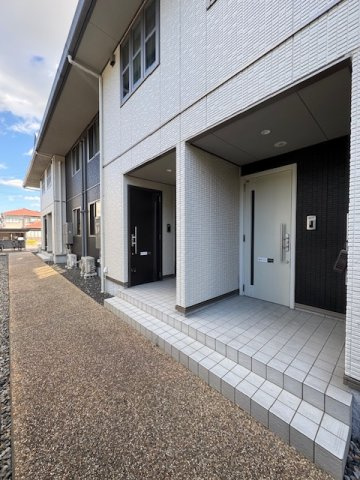 ヴィア セレーノの玄関