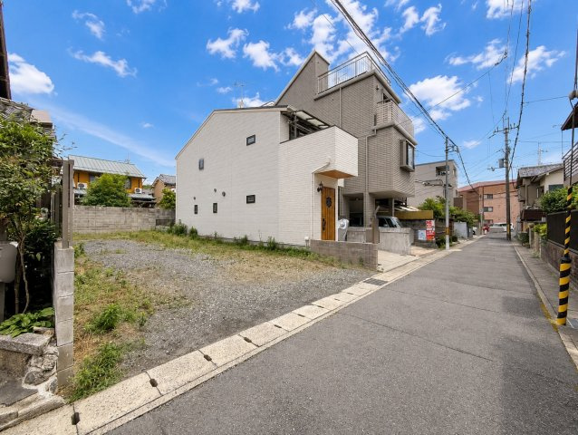 太秦多藪町の外観