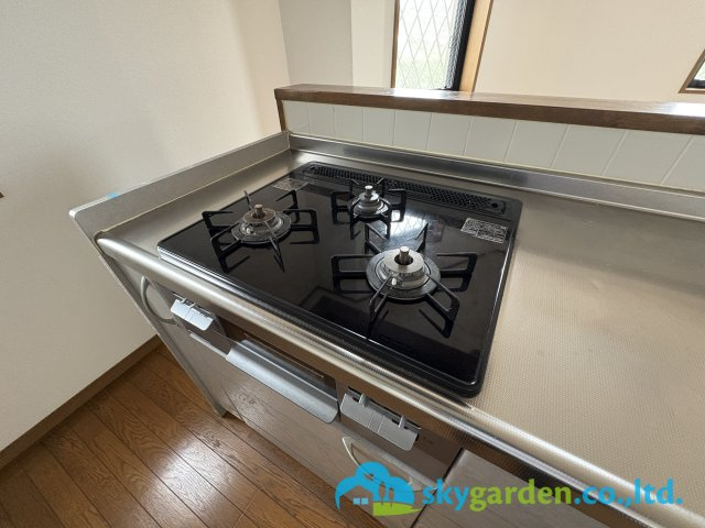 藤沢市石川　中古戸建　のキッチン|ガスコンロ