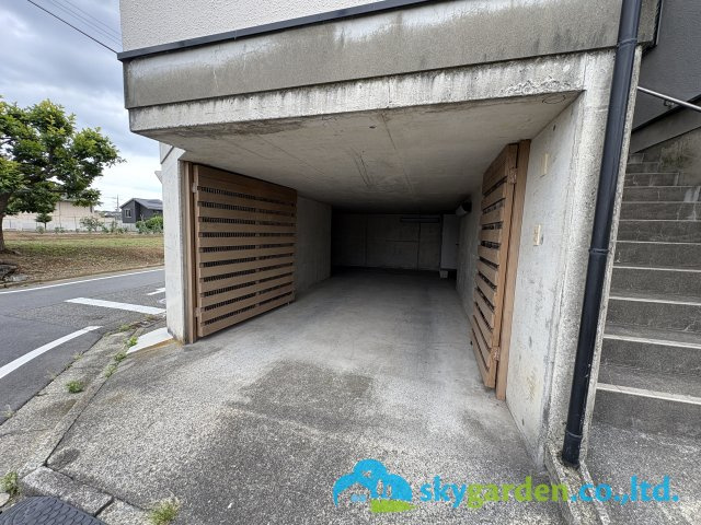 藤沢市石川　中古戸建　の駐車場|駐車場があります