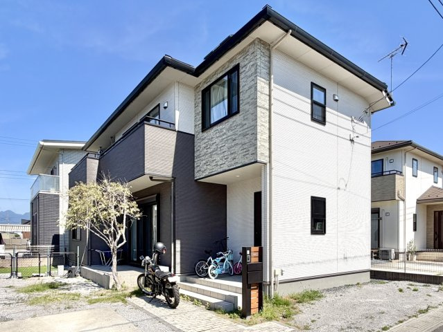 【中古戸建】前橋市青柳町 の外観|■外観｜土日のご見学はもちろん、平日・夜間のご案内も大歓迎です♪「今から見たい」や「仕事終わりに見たい」にもご対応できますのでお気軽にお問い合わせください♪
