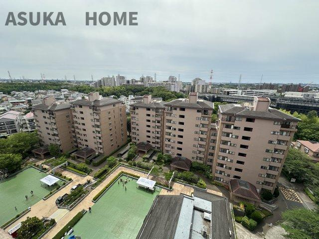 港北ファミールハイツ10号棟の展望|マンションの広い敷地を眼下に望む13階からの突き抜けた景色！ぜひ実際に御覧になってください。