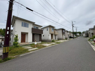 【前面道路含む現地写真】 | 逆瀬川　中古一戸建