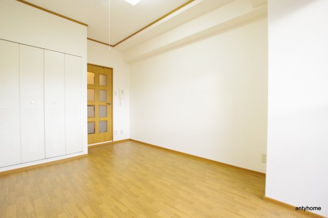 ノルデンハイム東三国2　仲介手数料無料の居間・リビング