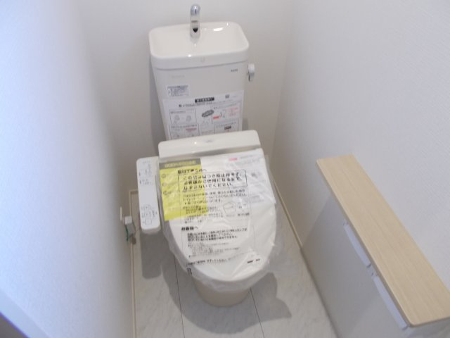 リナージュネクスジー前橋市下石倉町01期　1号棟（平屋）のトイレ|【イメージ画像】トイレです。清潔感のある白を基調としています。
温水洗浄・便座暖房機能の付いた快適なトイレです☆