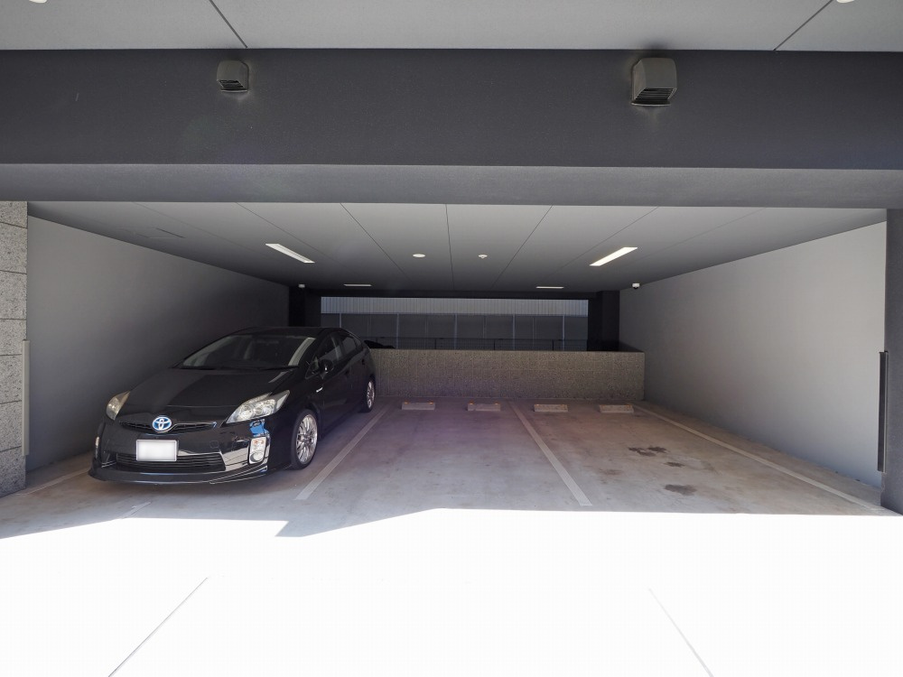 プレサンス DOMECITY コレーレの駐車場