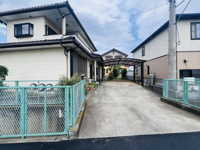 伊勢崎市田中島町の駐車場|カーポート付き