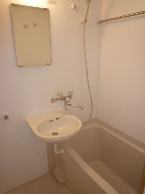 クレイシア西小山の浴室