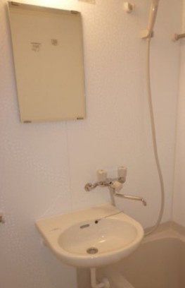 クレイシア西小山の洗面所