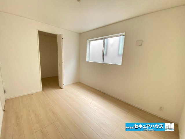 【今からご案内可能】東海市加木屋町陀々法師　全4棟の洋室|【洋室】　　　　　　　
◆家族一人ひとりの大切なプライベート空間。趣味に合わせて使って頂けるようシンプルに仕上げてあります。暮らし心地を大きく左右する収納を、適材適所に配置し使い勝手を考慮しました。　