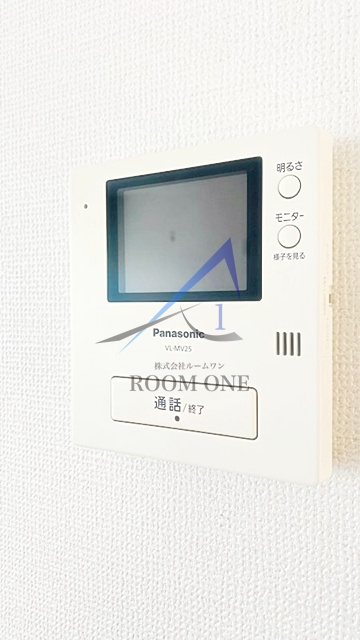 コテージ登戸のセキュリティ|モニター付きインターホンです。