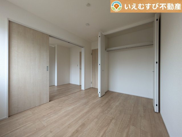 Livele Garden.S　熊谷肥塚第3の洋室|ナチュラルな色合いが落ち着くお部屋
シンプルな内装のお部屋なので自分でコーディネートしても楽しそうですね♪