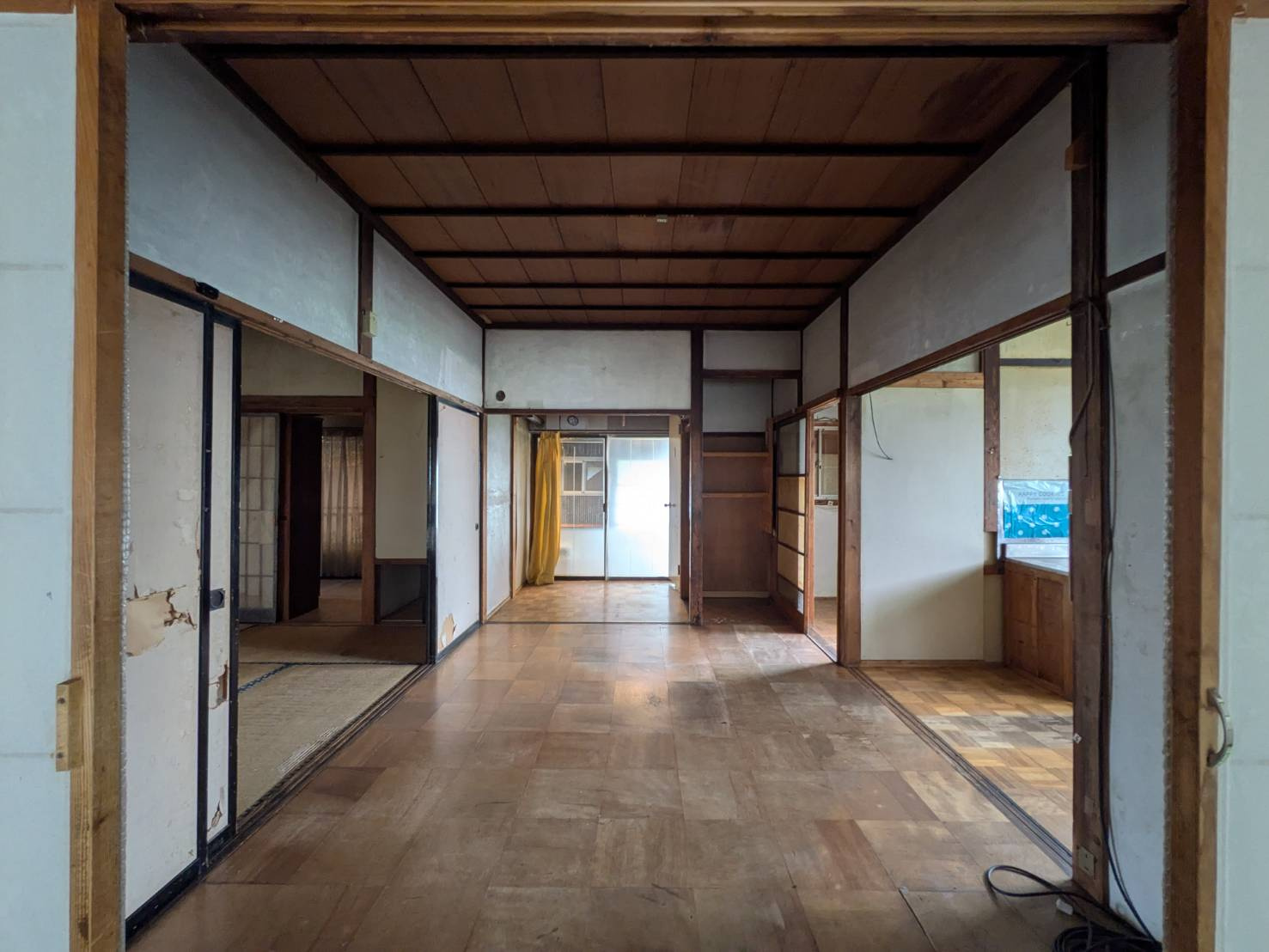 土間がある和風邸宅～長野県松本市大字寿小赤～のその他|各居室への動線がスムーズな、木の温もりがある板の間