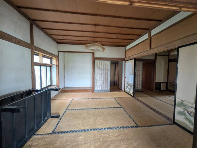 土間がある和風邸宅～長野県松本市大字寿小赤～の和室|日本の伝統的な趣を感じられる、天井高のある本格的な和室