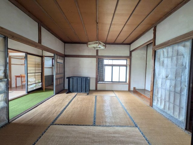 土間がある和風邸宅～長野県松本市大字寿小赤～の和室|障子から柔らかな光が回る、多用途に使える独立した和室