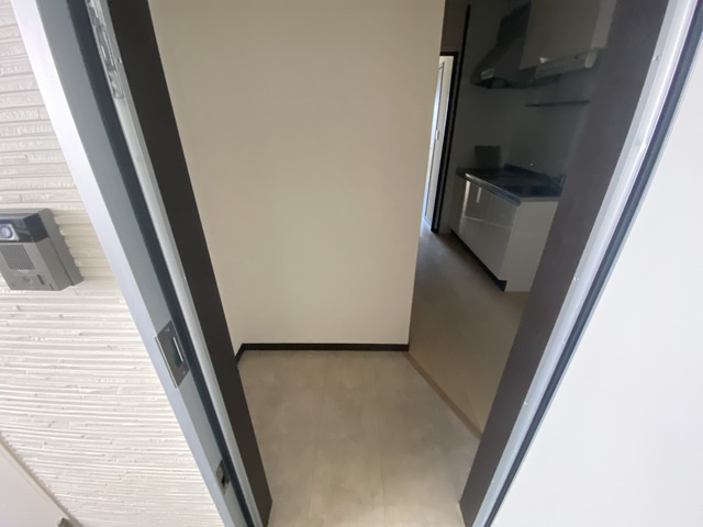 フジパレス江坂Ⅱ番館の玄関