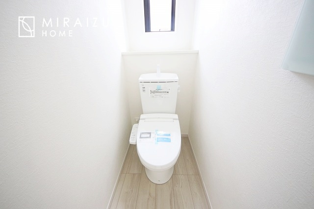 【トイレ】 | おしり洗浄、ビデ洗浄、暖房便座の機能を標準装備。トイレットペーパーの無駄遣いを防ぎ、肌を傷つける心配がありません♪