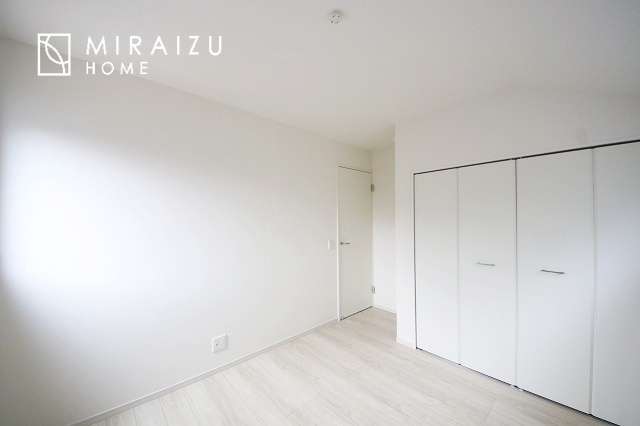 【子供部屋】 | 暮らしやすさを考えたプランで快適な現地ロケーションを実現。安らぎに満たされる、ゆとりのある日々を過ごせます♪
