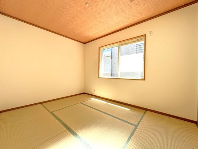 ◆令和７年７月リフォーム済みにつき美室◆「伊勢田」駅まで徒歩６分◆収納豊富◆宇治市伊勢田町若林の和室|和室
